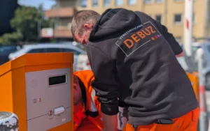 Mehr über den Artikel erfahren Neue Schrankenanlage mit Ticketsystem für einen Parkplatz in Bergisch Gladbach