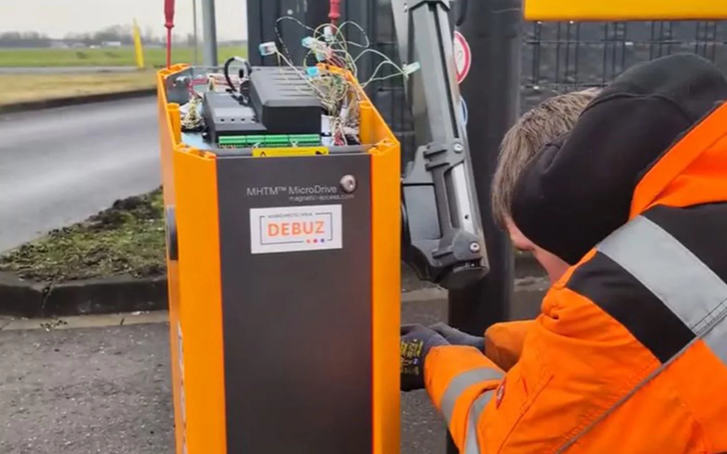 Schnelle Reparatur an Schranken